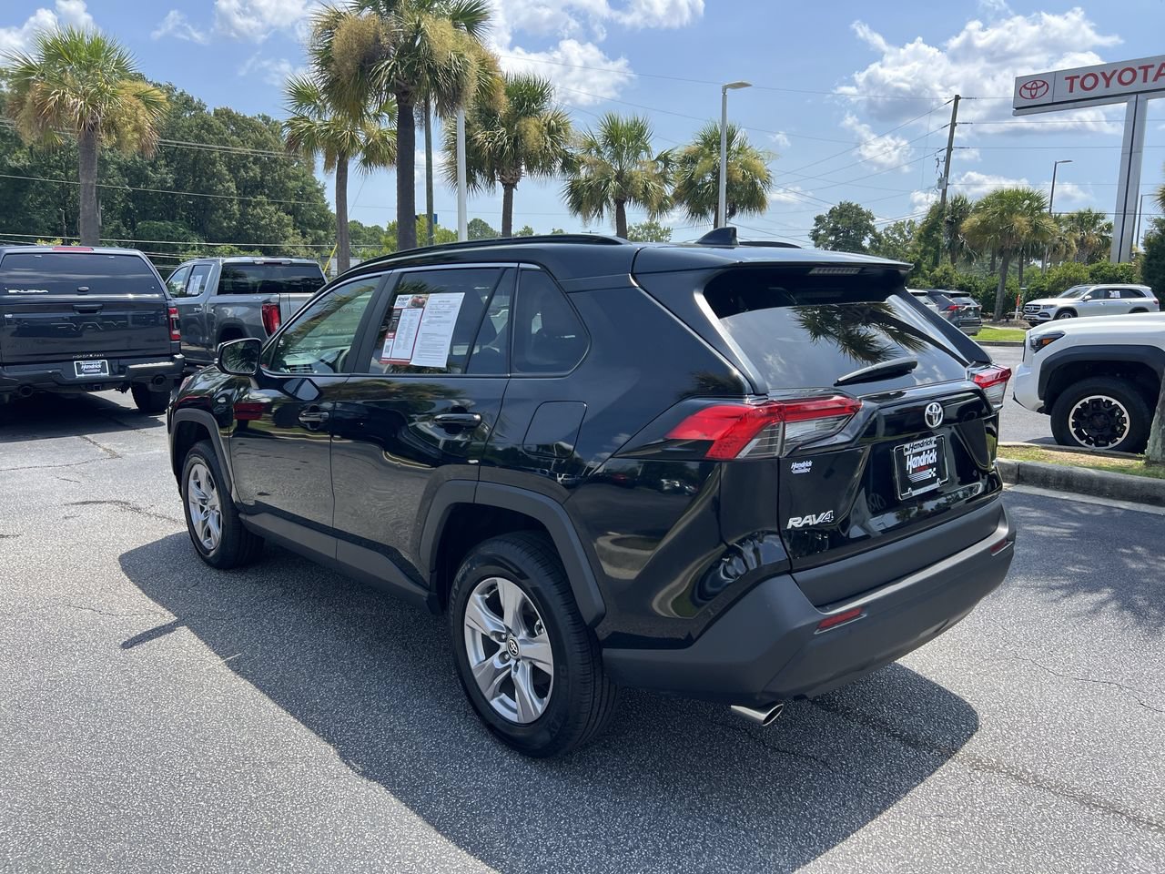 Used 2025 Toyota RAV4 XLE FWD image 8