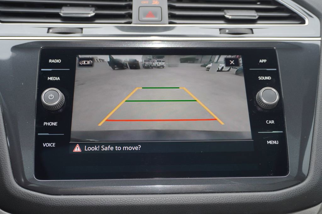 Used 2023 Volkswagen Tiguan SE R-Line image 16