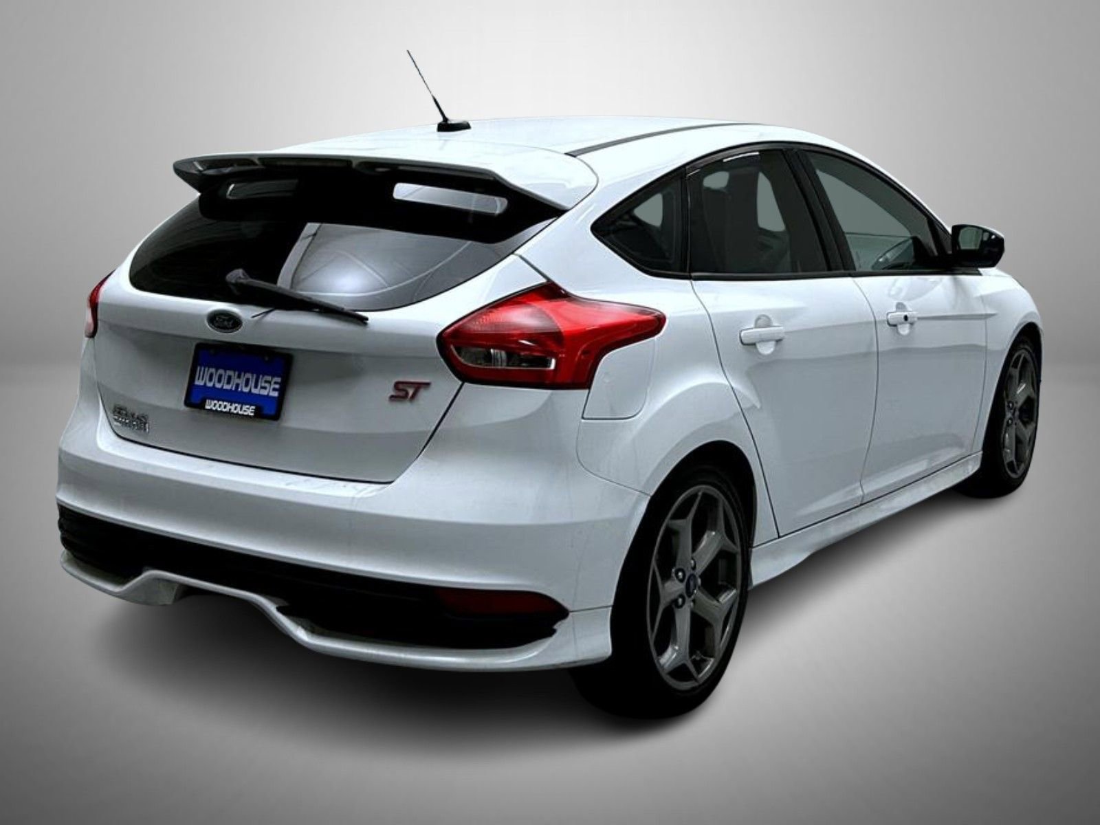 Used 2017 Ford Focus ST image 5