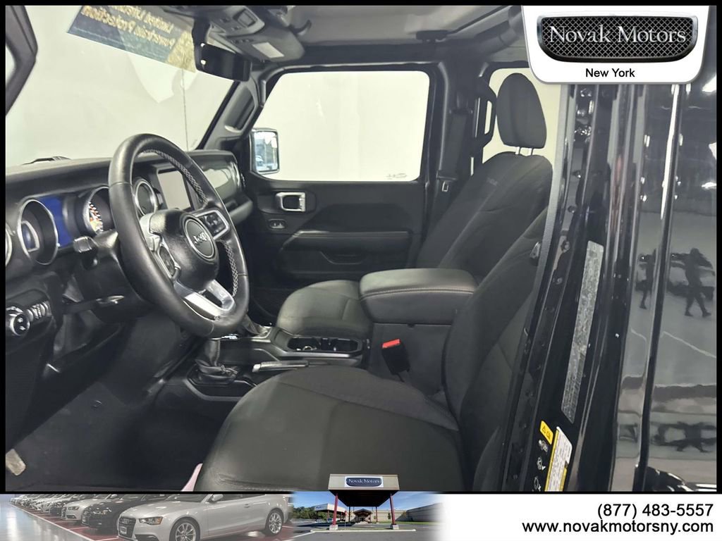 Used 2021 Jeep Gladiator Overland image 12