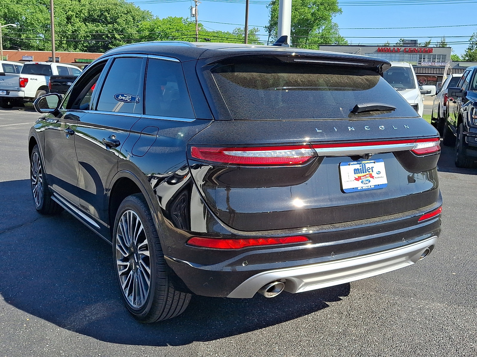 Certified 2022 Lincoln Corsair Reserve w/ Equipment Group 201A AWD/4WD image 4