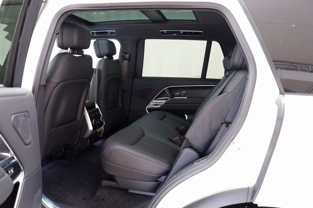 New 2025 Land Rover Range Rover Long Wheelbase SE image 15
