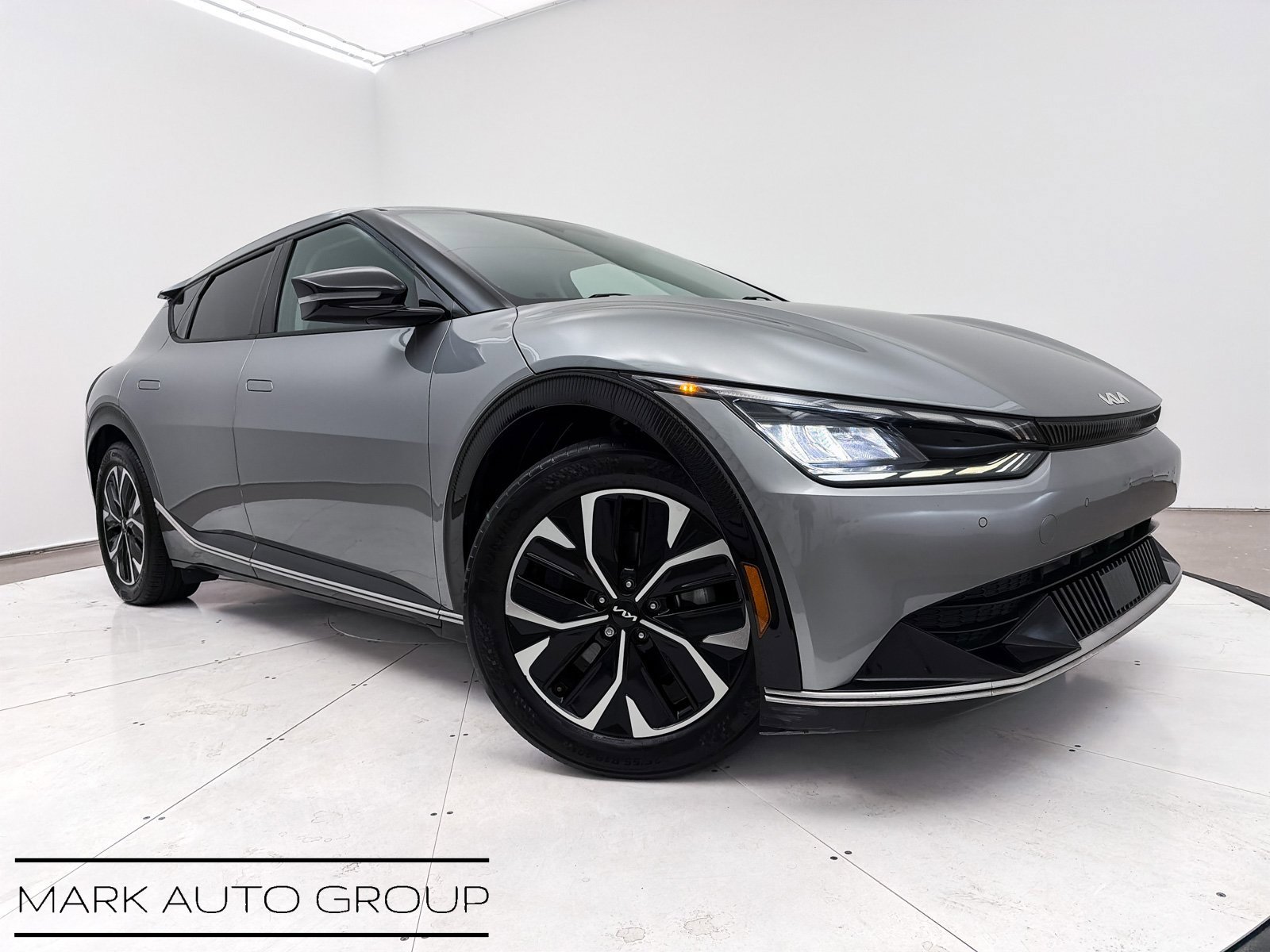 Used 2022 Kia EV6 Wind image 1