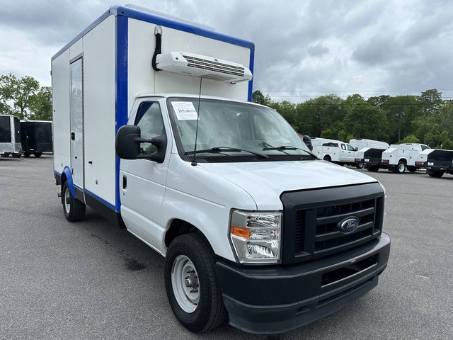 Used 2024 Ford E-350 and Econoline 350 Super Duty w/ Power Windows & Locks Group RWD image 3