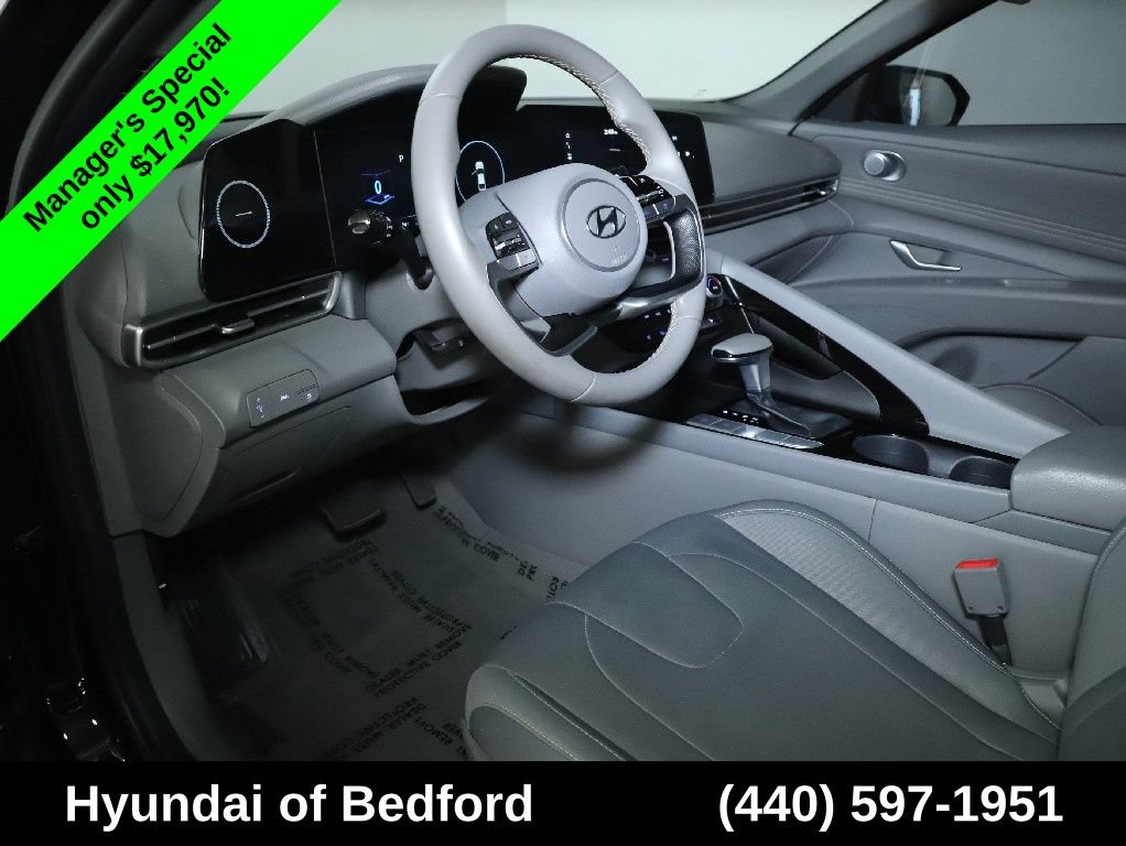 Used 2023 Hyundai Elantra SEL w/ Convenience Package FWD image 18