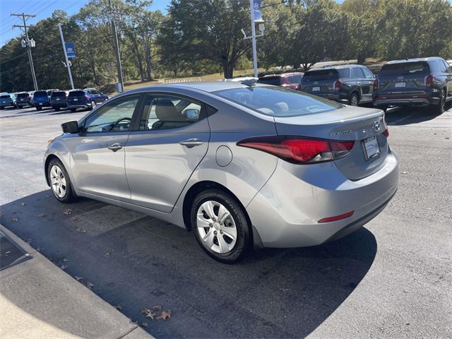 Used 2016 Hyundai Elantra SE image 4