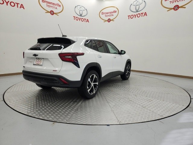 Used 2024 Chevrolet Trax RS w/ Driver Confidence Package image 8