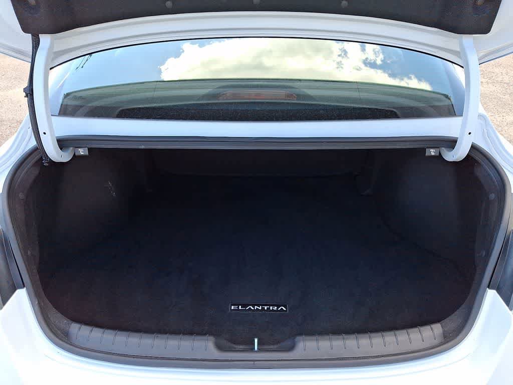 Certified 2025 Hyundai Elantra Sport FWD image 28