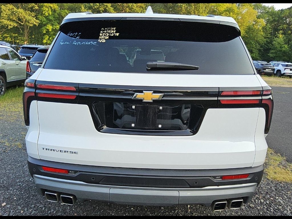 Used 2025 Chevrolet Traverse LT image 5
