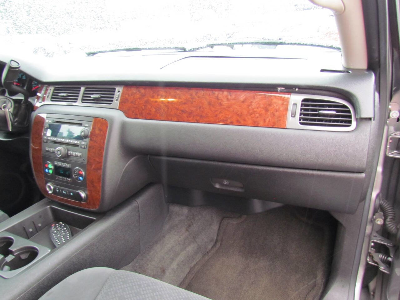 Used 2008 Chevrolet Suburban LT w/ Convenience Package 1 image 21