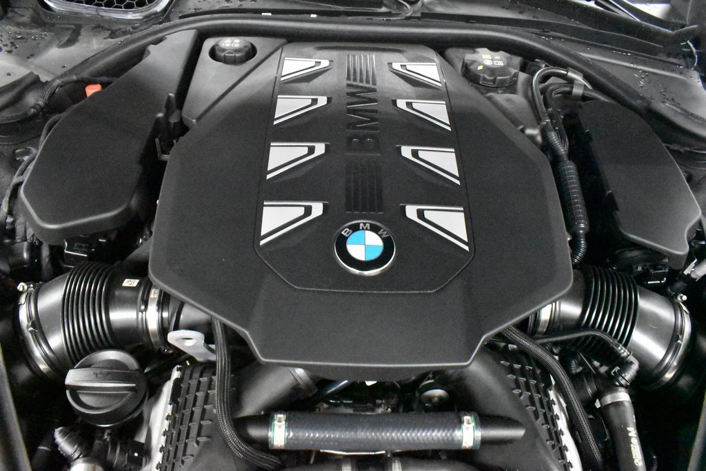 Used 2024 BMW 760i xDrive w/ Executive Package image 9