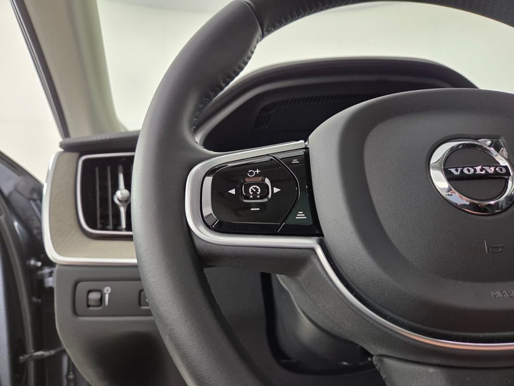 Used 2021 Volvo XC60 T5 Inscription FWD image 24