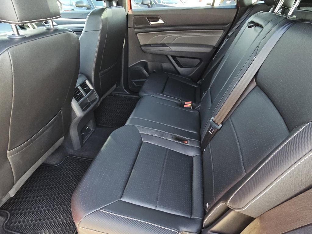 Used 2021 Volkswagen Atlas Cross Sport SE w/ Panoramic Sunroof Package image 25