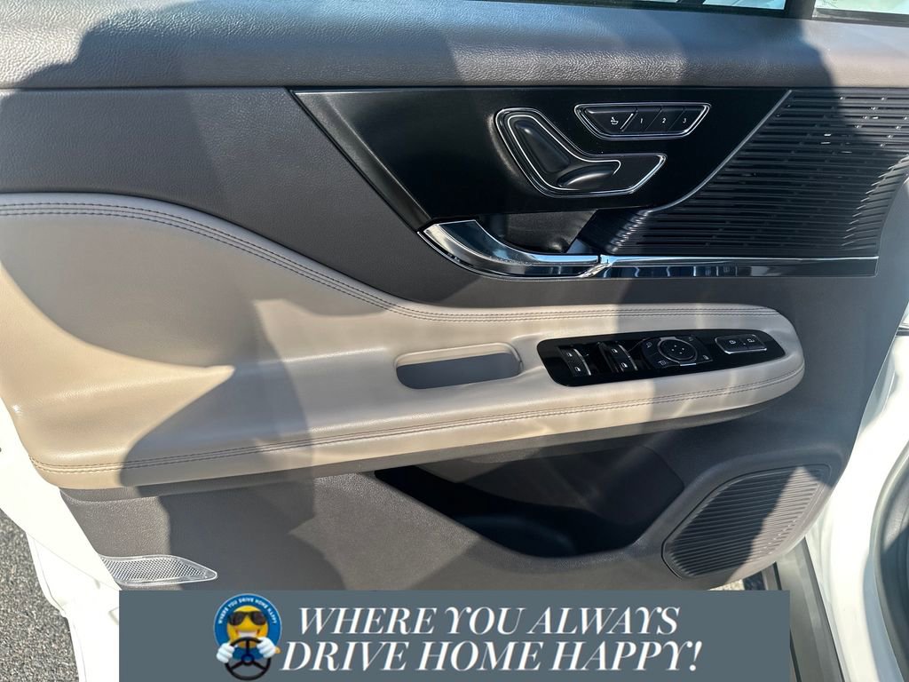 Certified 2022 Lincoln Corsair FWD w/ Equipment Group 101A image 10