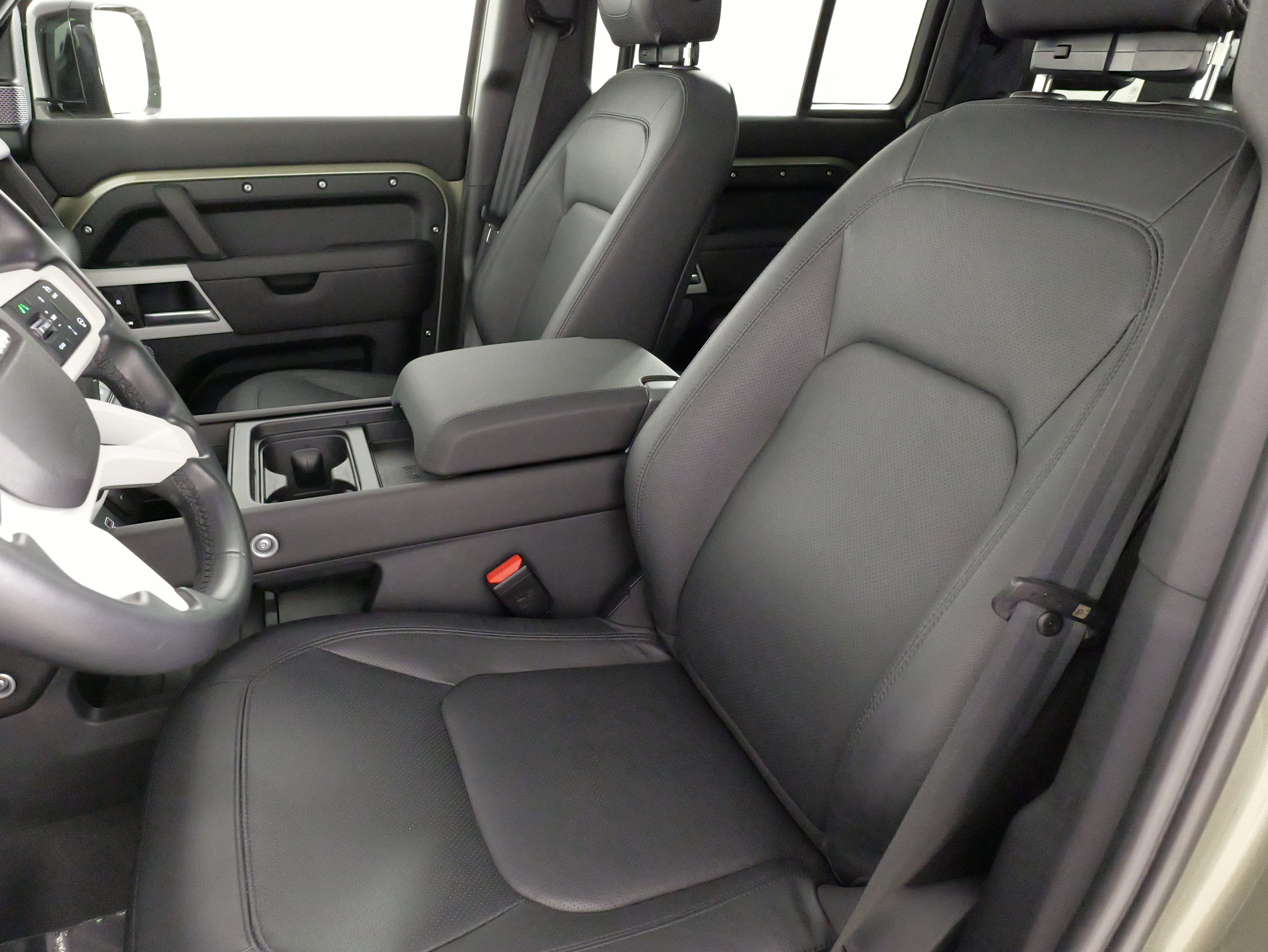 Used 2024 Land Rover Defender 110 S AWD/4WD image 30