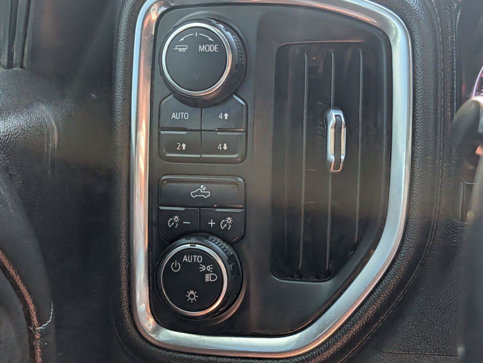 Used 2020 Chevrolet Silverado 1500 LT w/ Texas Edition AWD/4WD image 29