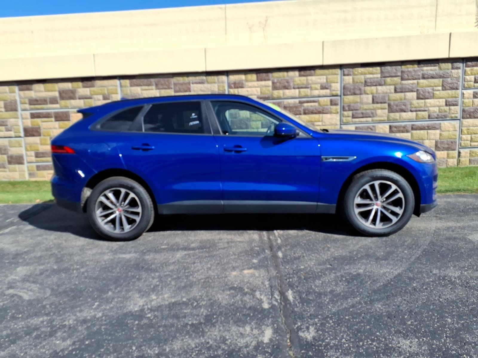 Used 2018 Jaguar F-PACE Premium AWD/4WD image 11