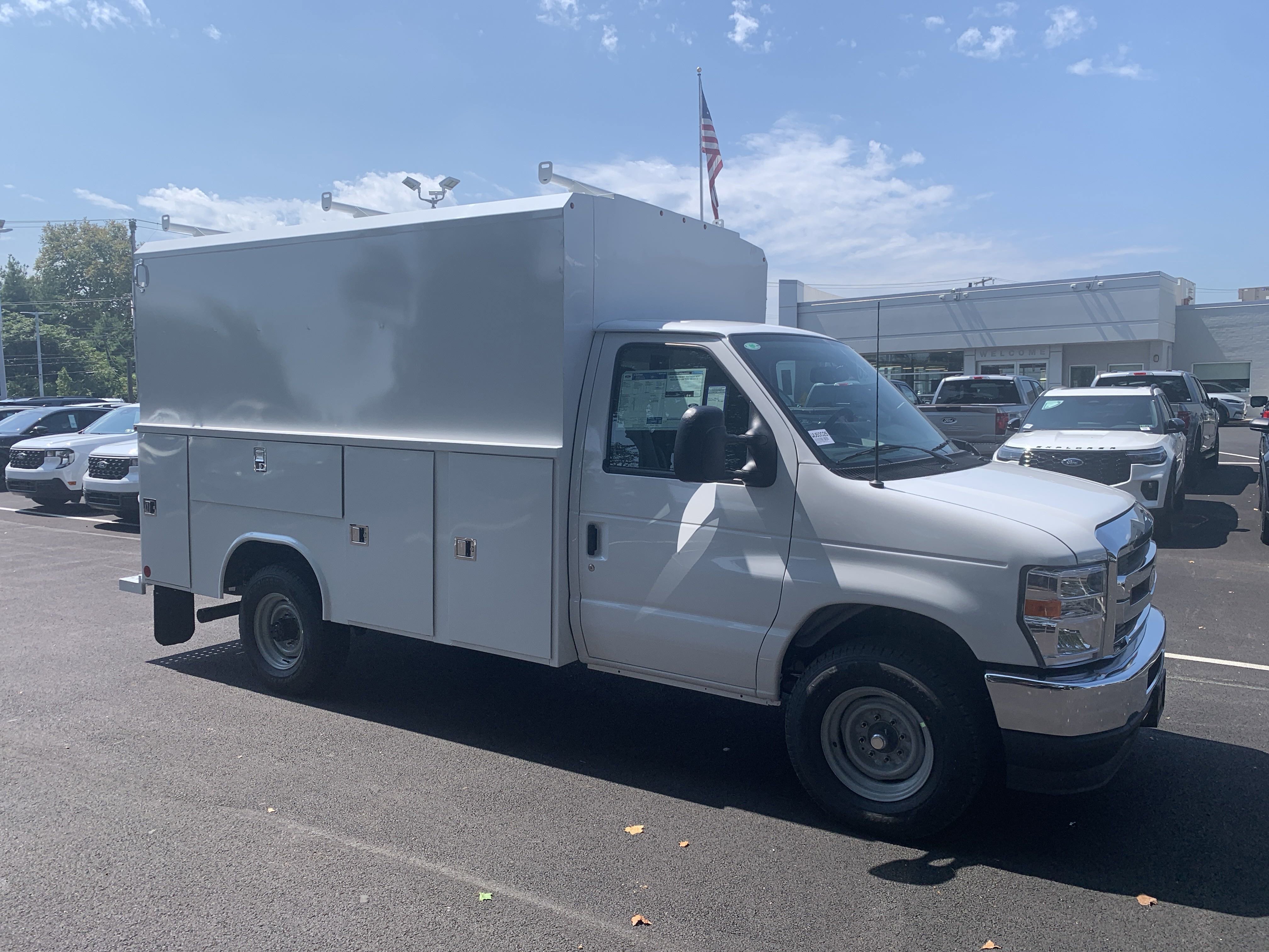 New 2026 Ford E-350 and Econoline 350 Super Duty w/ Power Equipment Group image 3