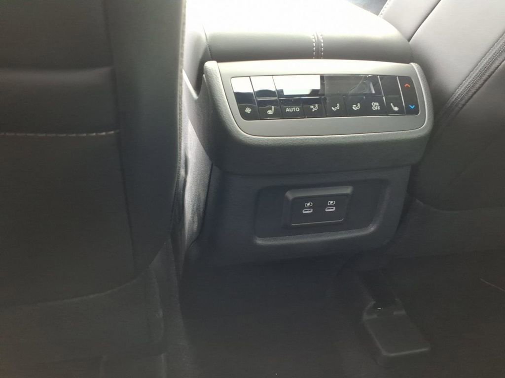 New 2026 Nissan Pathfinder SL image 29