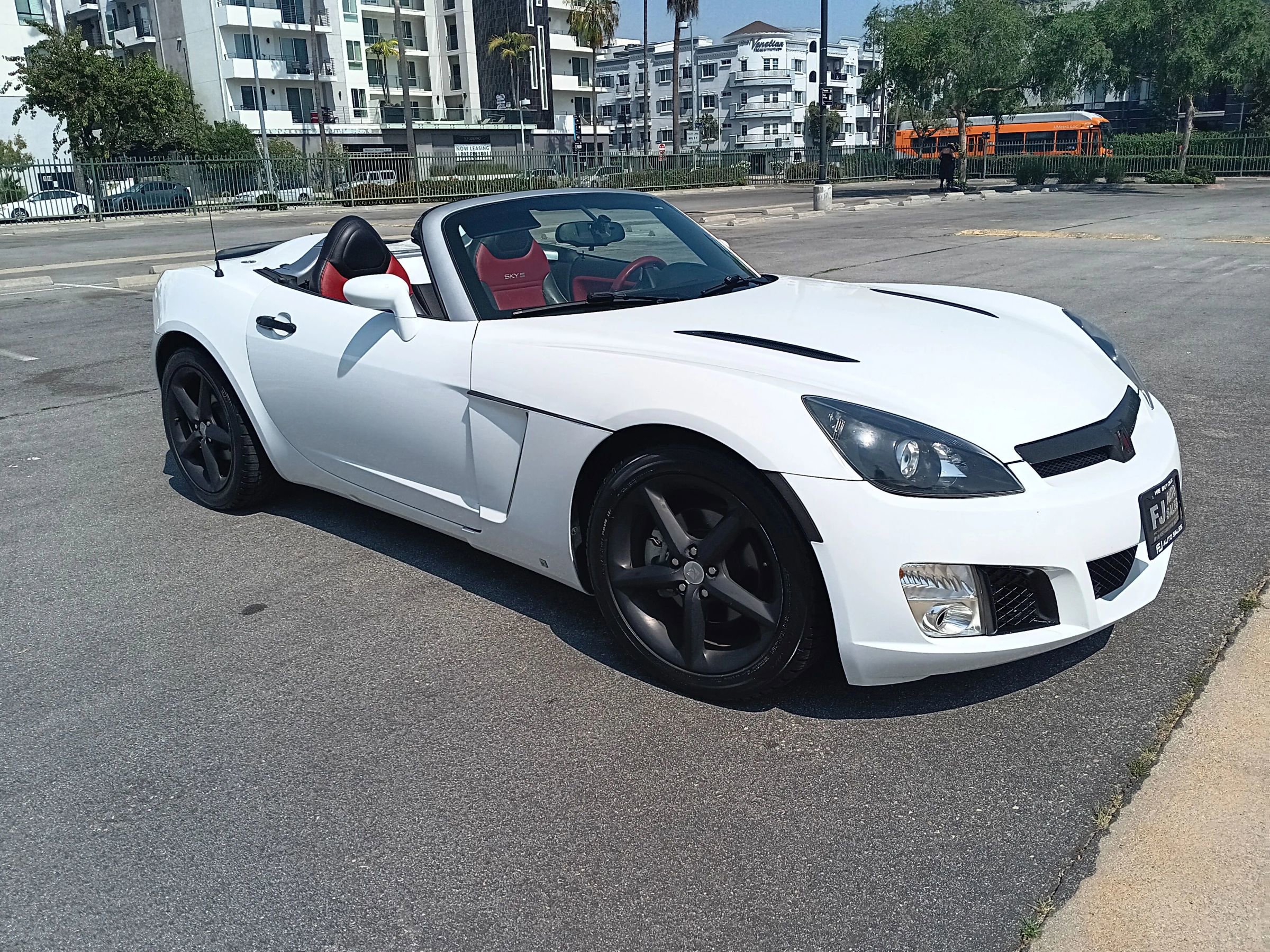 Used 2007 Saturn Sky Red Line image 9