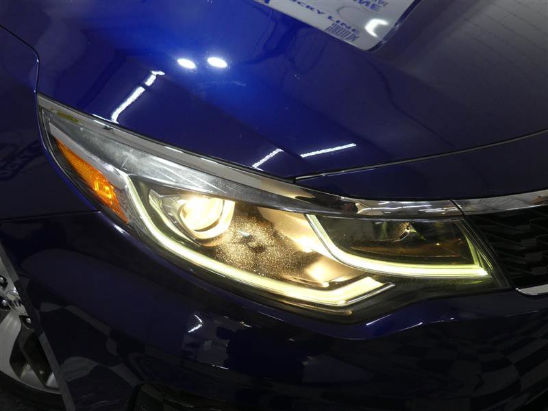 Used 2019 Kia Optima S image 11