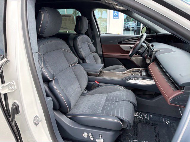 New 2026 Lincoln Nautilus Black Label AWD/4WD image 19