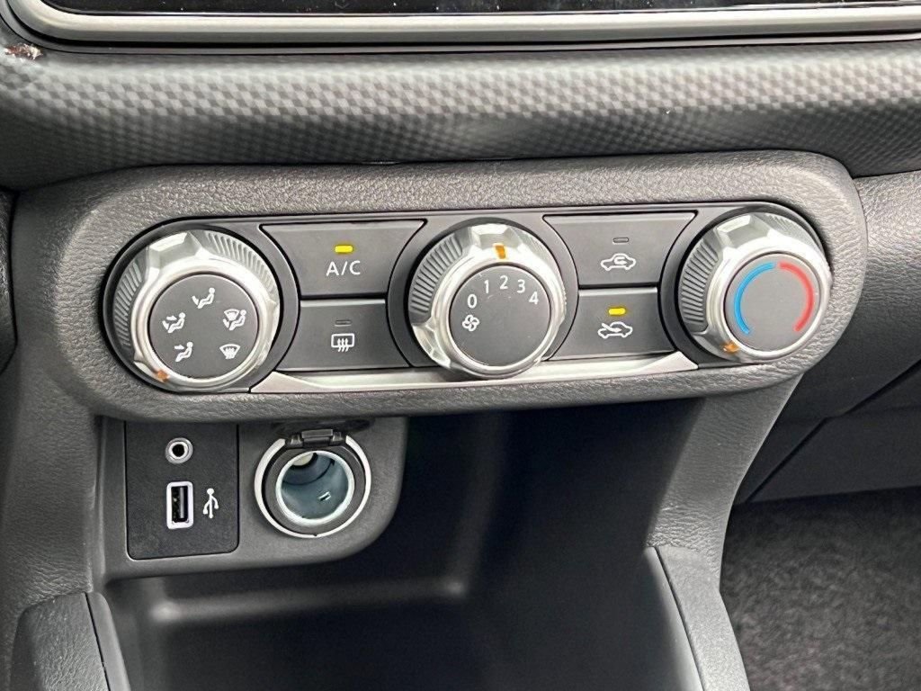 Used 2025 Nissan Kicks Play S image 18