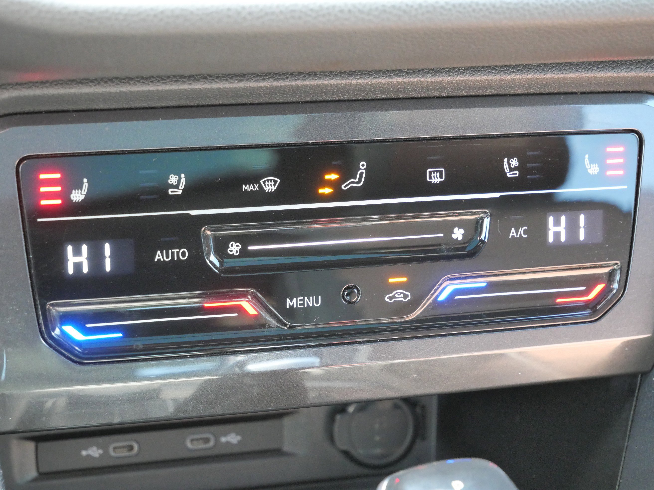 Used 2022 Volkswagen Tiguan SEL R-Line image 24