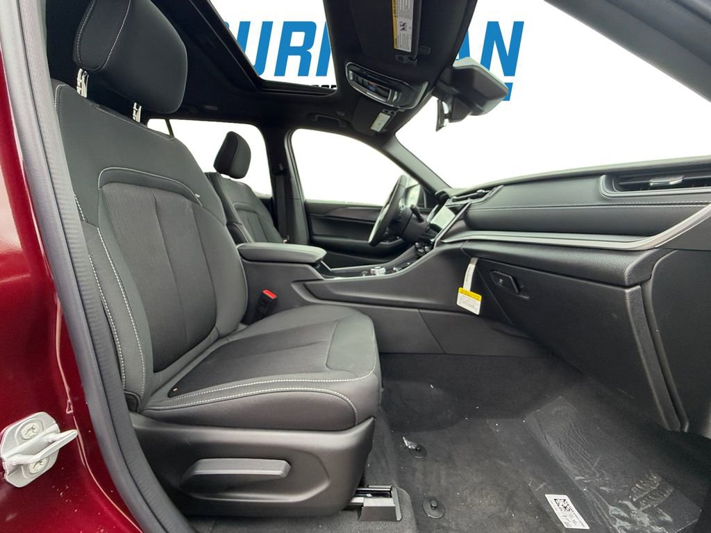 New 2025 Jeep Grand Cherokee Laredo X w/ Luxury Tech Group I image 25