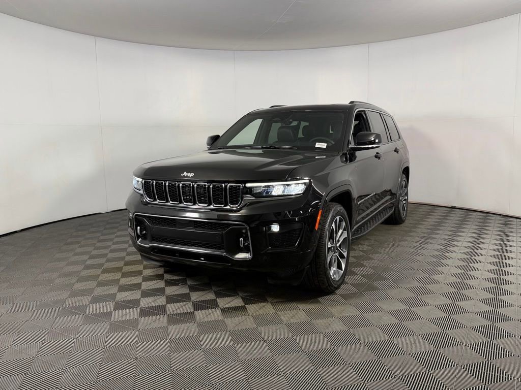 Used 2025 Jeep Grand Cherokee L Overland w/ Trailer Tow Package AWD/4WD image 9