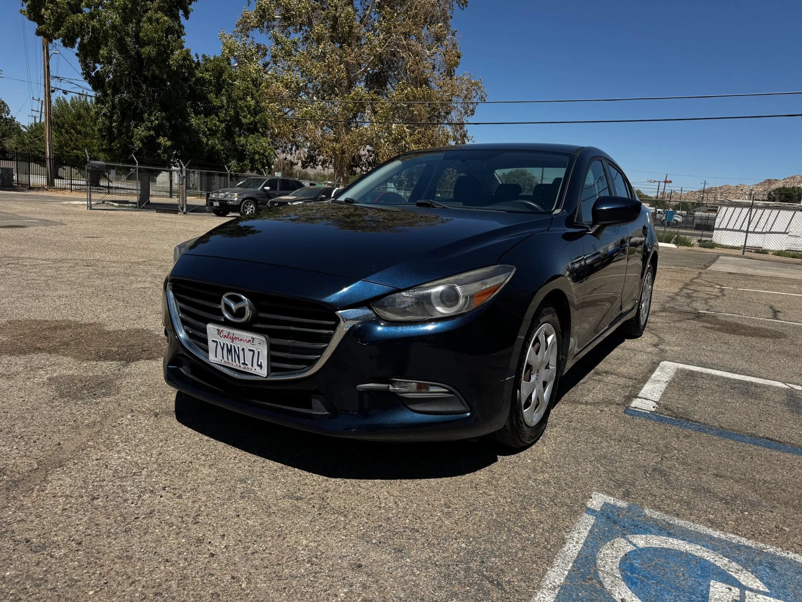Used 2017 MAZDA MAZDA3 Sport FWD image 2