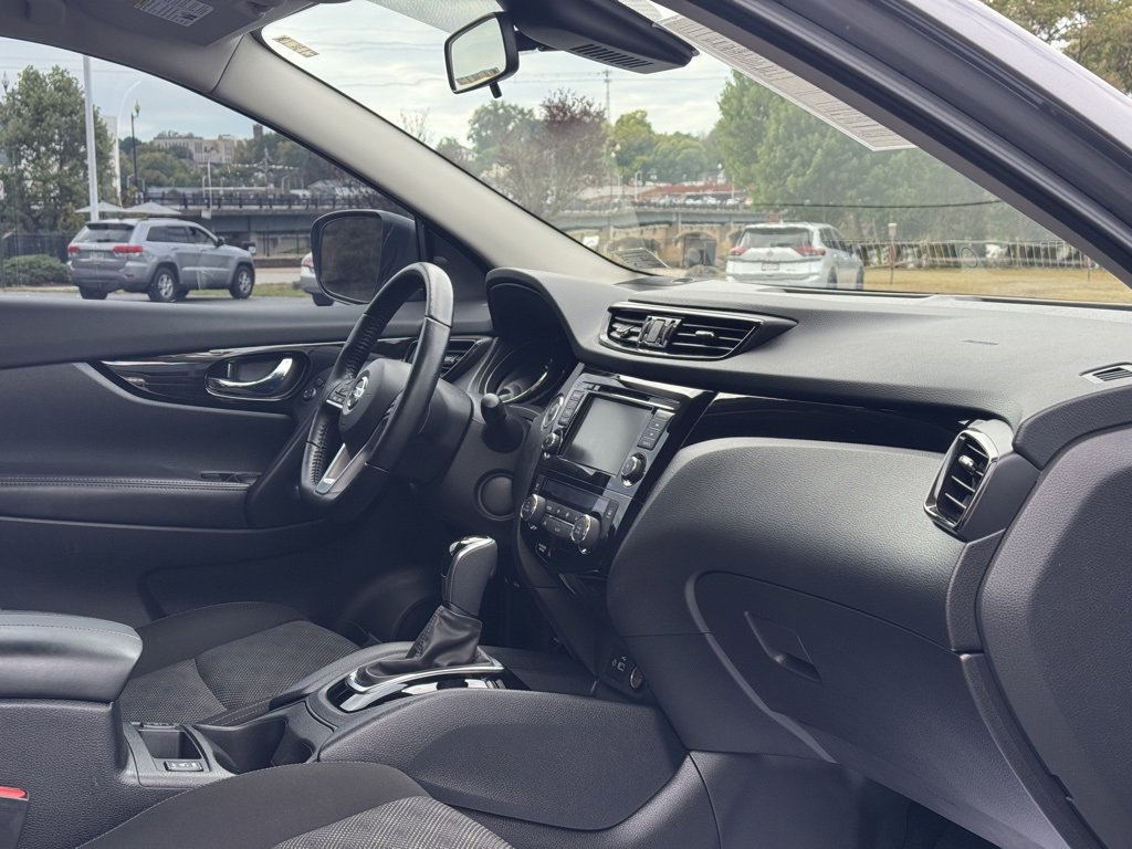 Used 2022 Nissan Rogue Sport SV image 10