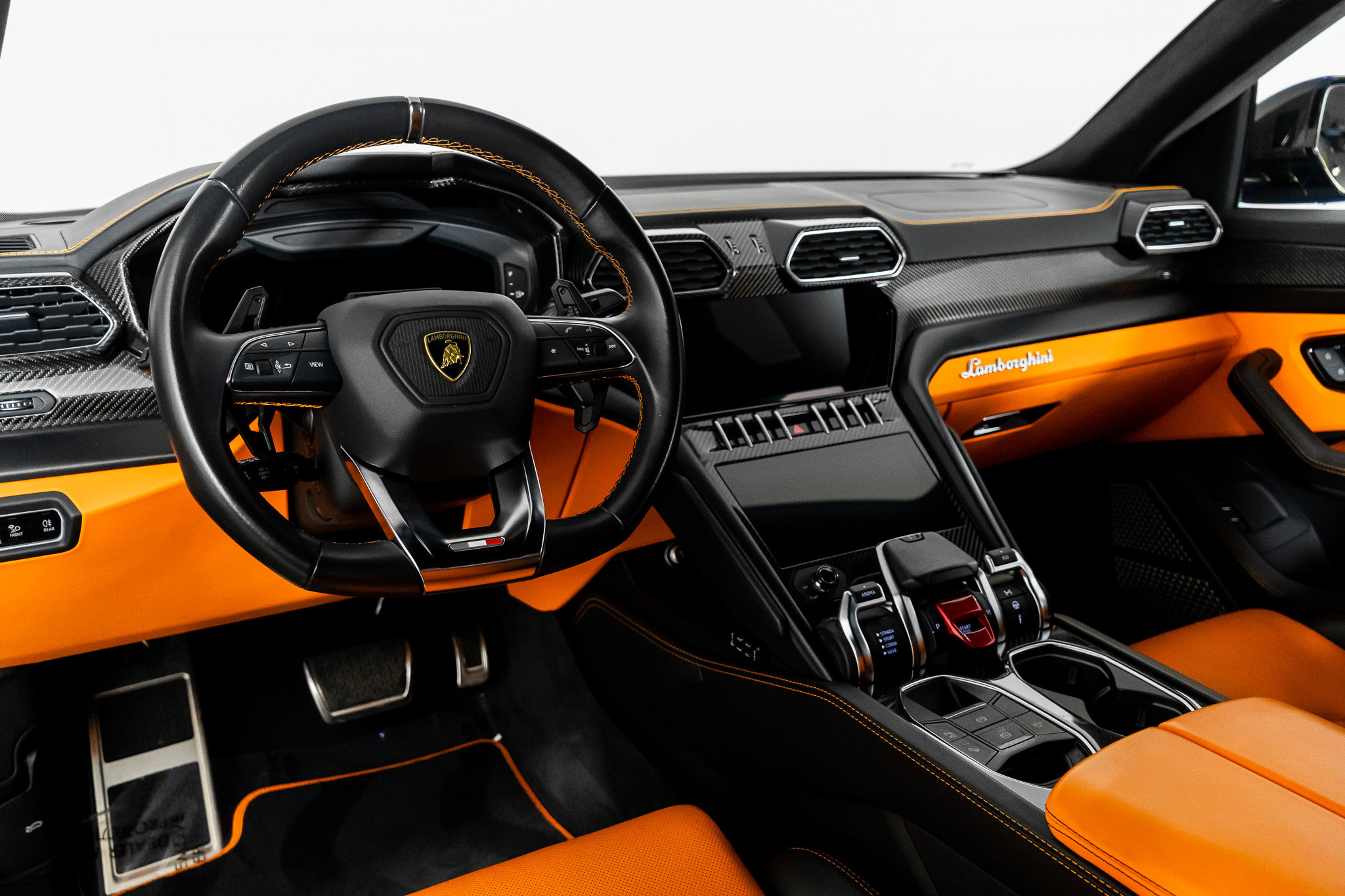 Used 2022 Lamborghini Urus image 2