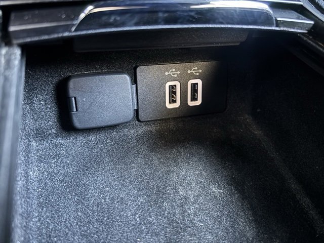 Used 2017 Lincoln MKC Premiere image 33