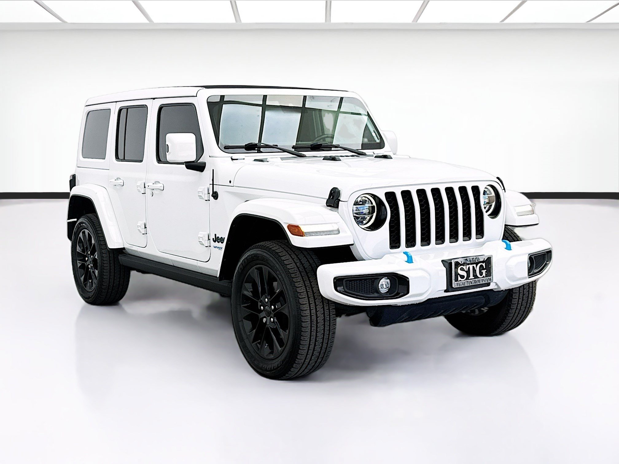 Used 2021 Jeep Wrangler Unlimited Sahara AWD/4WD image 3