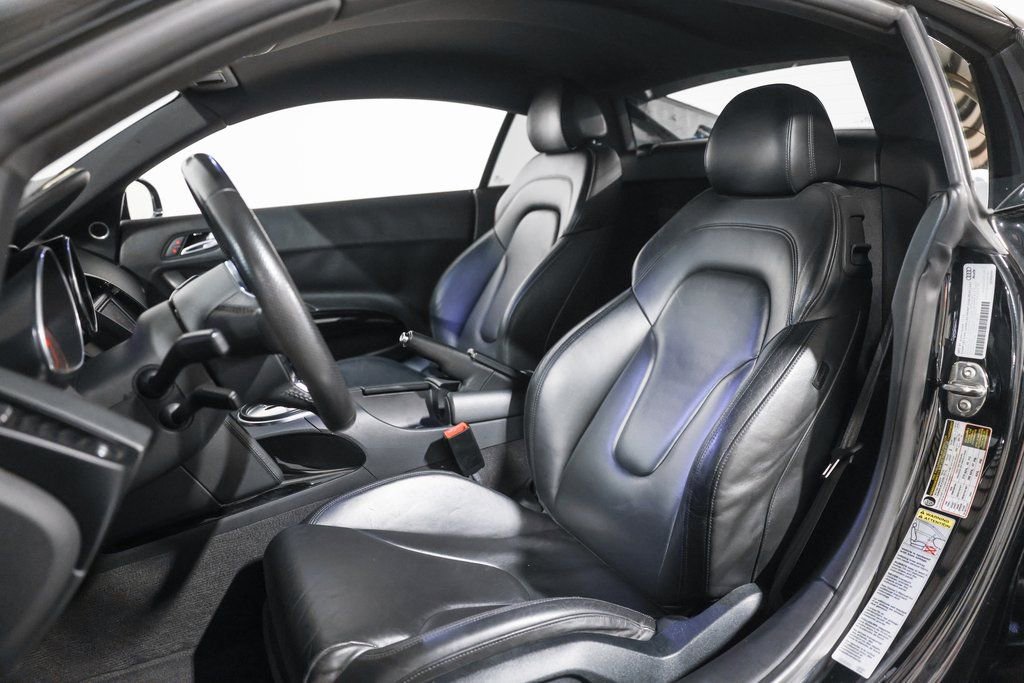 Used 2012 Audi R8 V10 w/ Enhanced Leather Pkg image 24