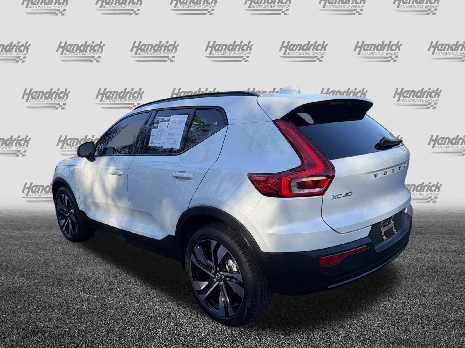 Used 2026 Volvo XC40 B5 Ultra w/ Protection Package Premier image 8