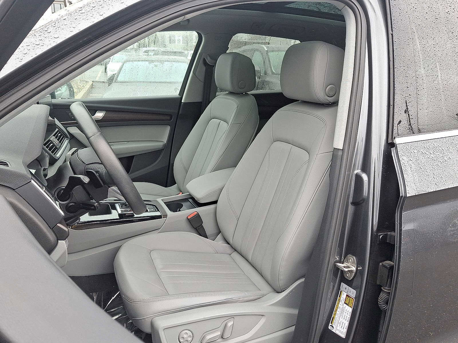 Certified 2023 Audi Q5 2.0T Premium w/ Convenience Package image 11