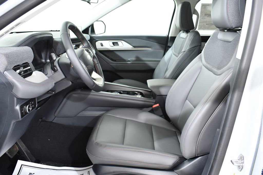 New 2026 Ford Explorer Active w/ Active Comfort Package AWD/4WD image 6
