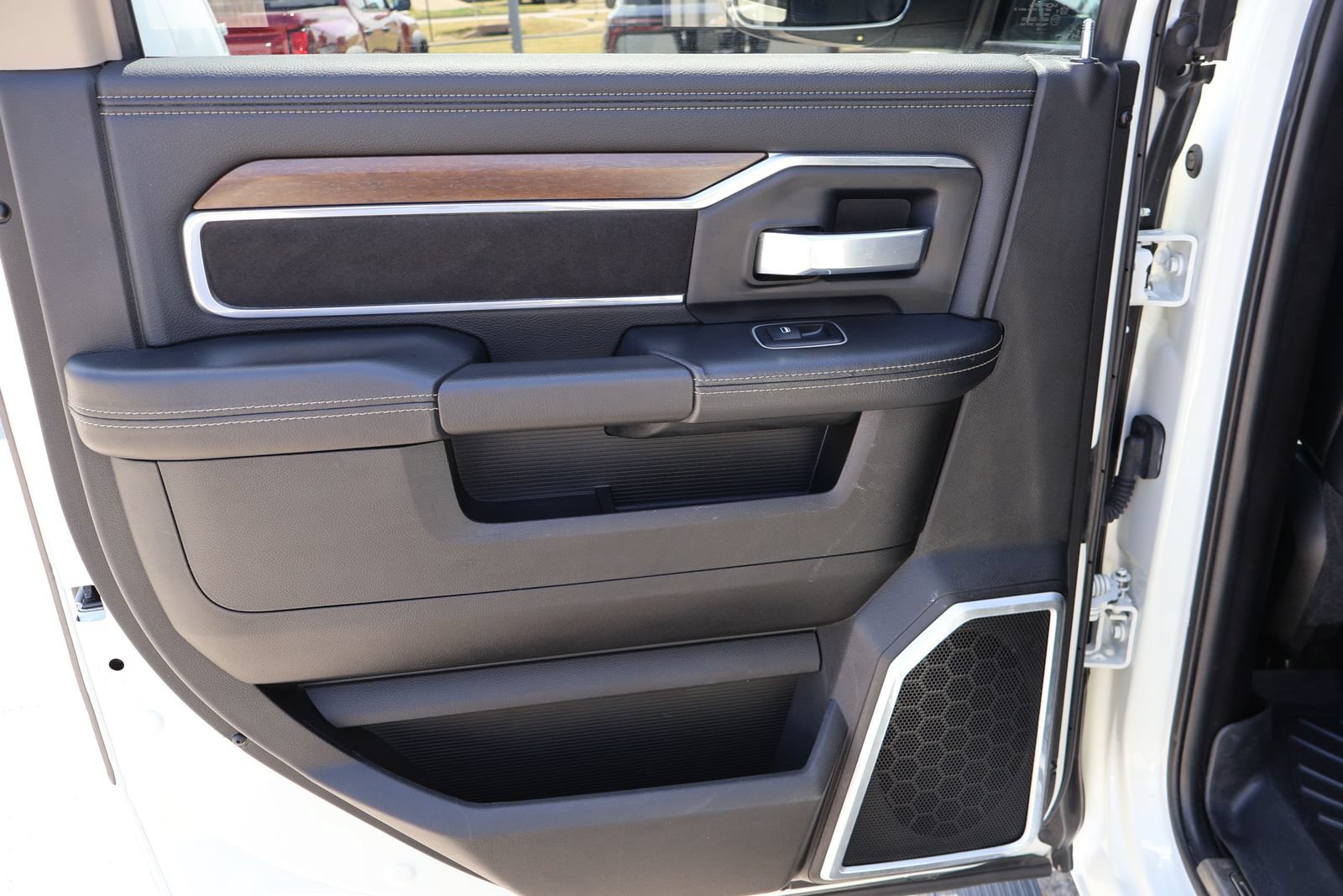 Used 2022 RAM 2500 Laramie AWD/4WD image 15