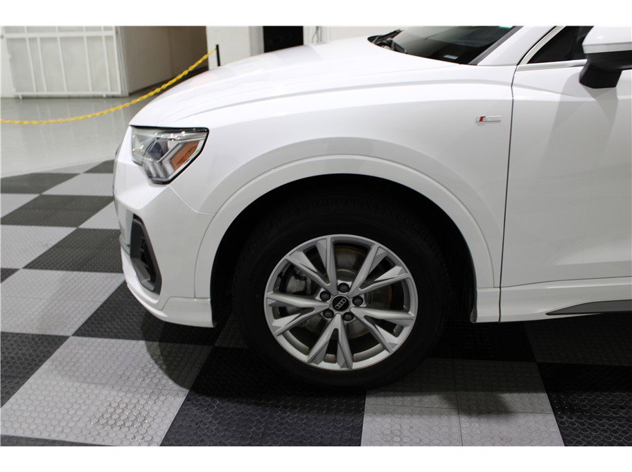 Used 2024 Audi Q3 2.0T Premium image 9