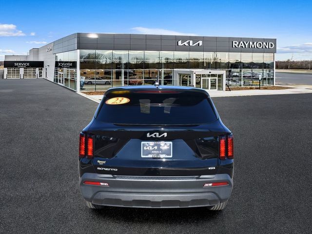 Certified 2023 Kia Sorento LX AWD/4WD image 5
