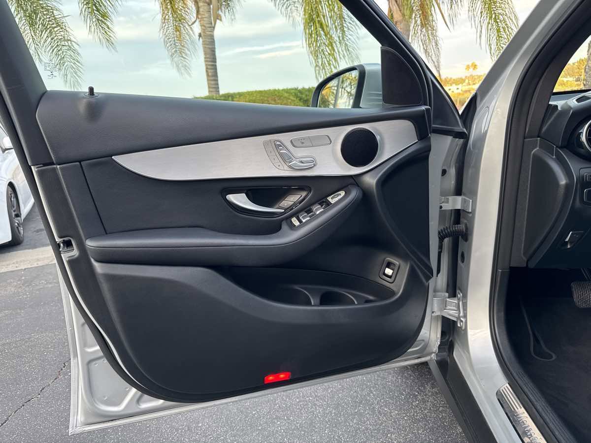 Used 2019 Mercedes-Benz GLC 300 image 28