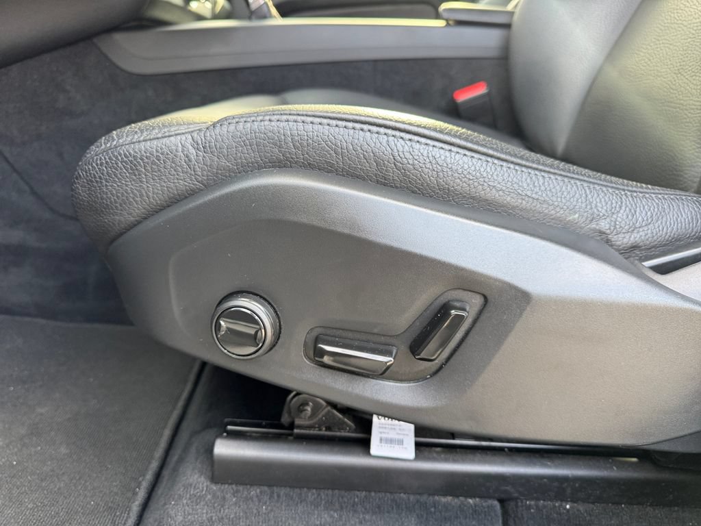 Used 2020 Volvo XC60 T5 Momentum AWD/4WD image 11