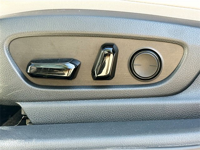 Used 2025 Lexus UX 300h FWD image 25