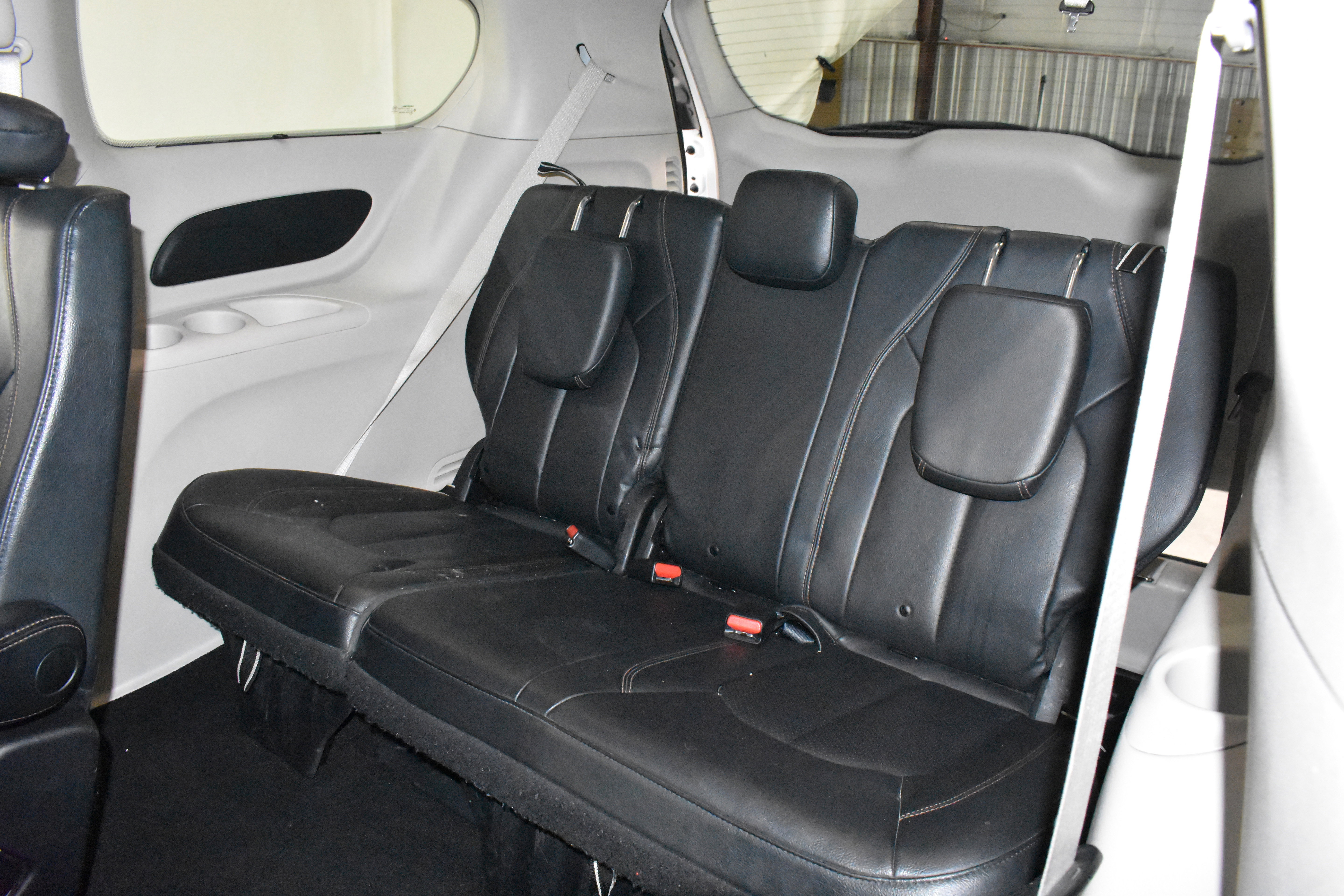 Used 2019 Chrysler Pacifica Touring-L image 26