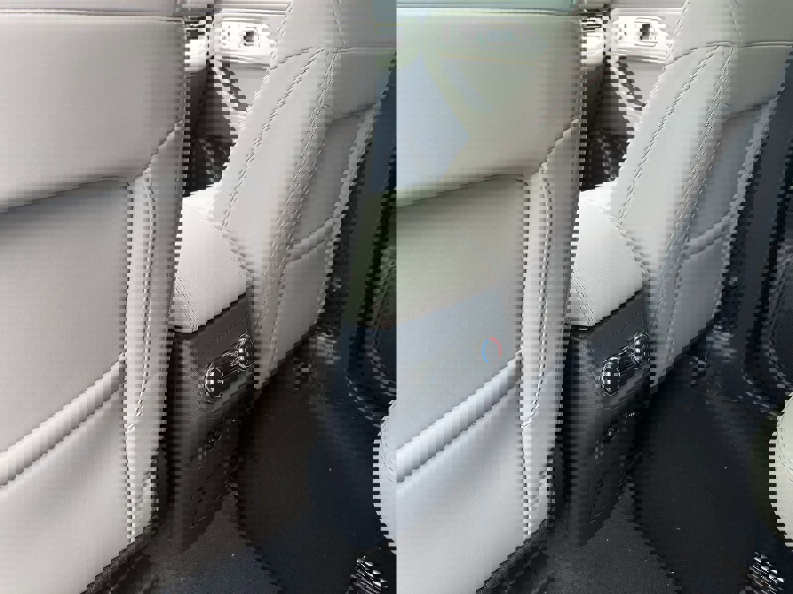 New 2026 Ford Explorer Active w/ Active Comfort Package image 15