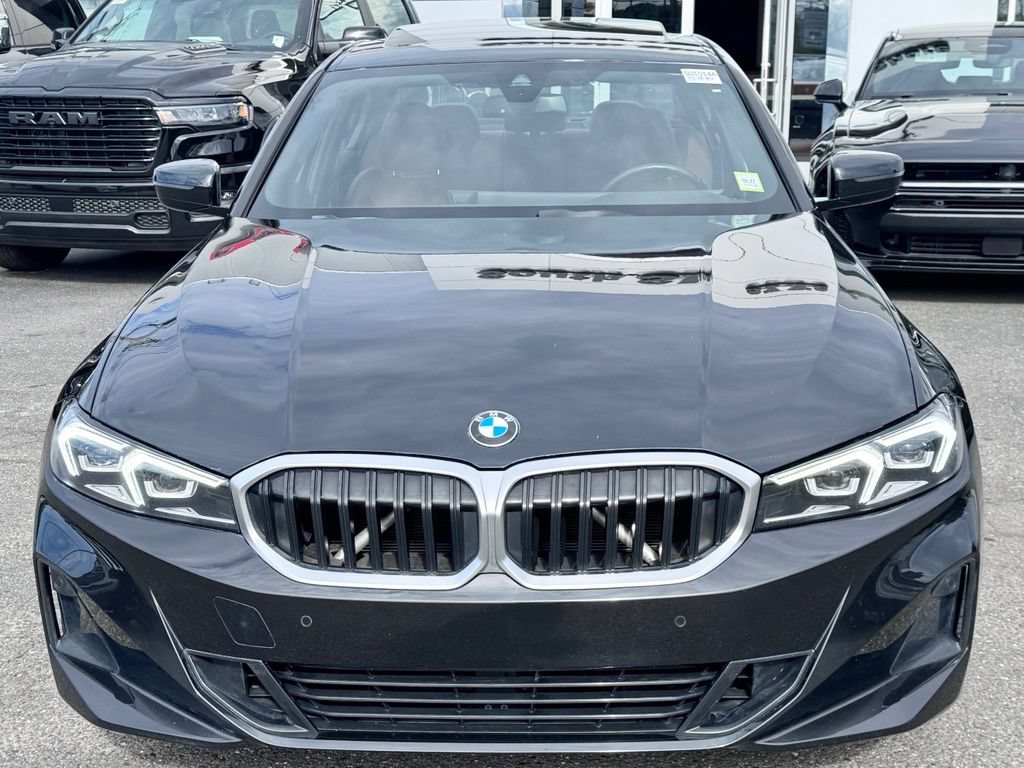 Used 2023 BMW 330i xDrive Sedan w/ Premium Package AWD/4WD image 3