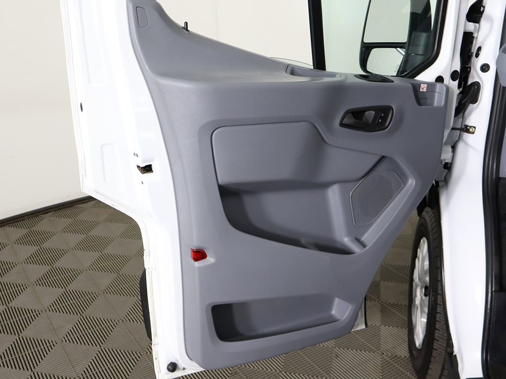 Used 2019 Ford Transit 250 148 Medium Roof RWD image 18