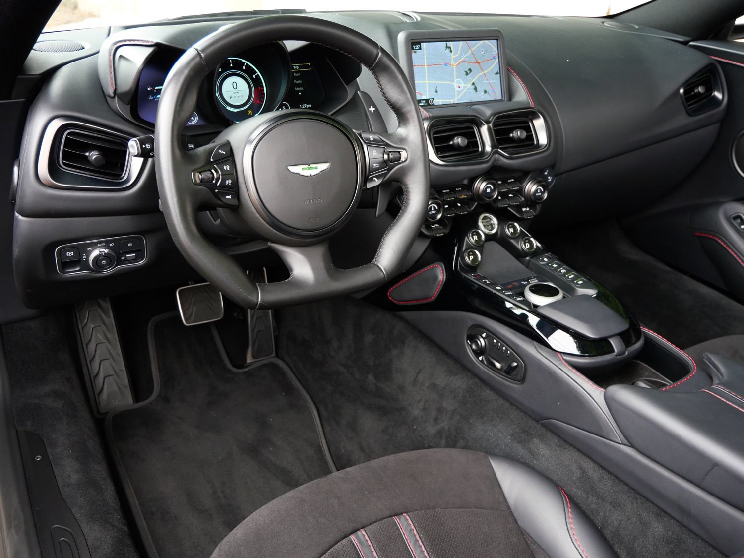 Used 2023 Aston Martin V8 Vantage Roadster RWD image 3